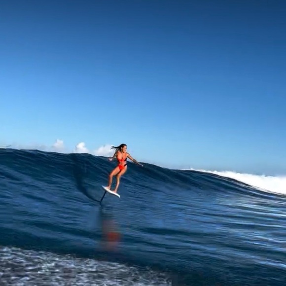 MAAJI Set - Fire Ninna Sporty Top and Mimmi High Waist Bottom - S - Picture 7 of 16